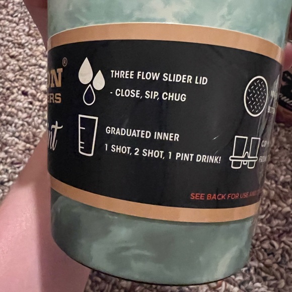 Set Yukon 32 oz tumblers new !!! - Picture 3 of 6